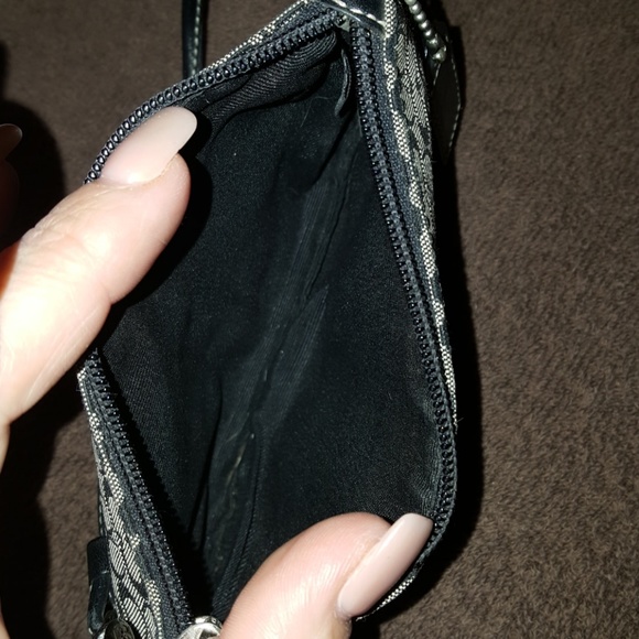 Ladies Coach Wristlet - Picture 4 of 6